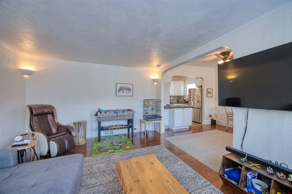 1524 Colorado Avenue Black Eagle MT 59414