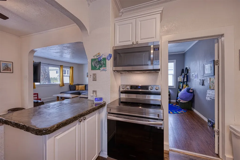 1524 Colorado Avenue Black Eagle MT 59414