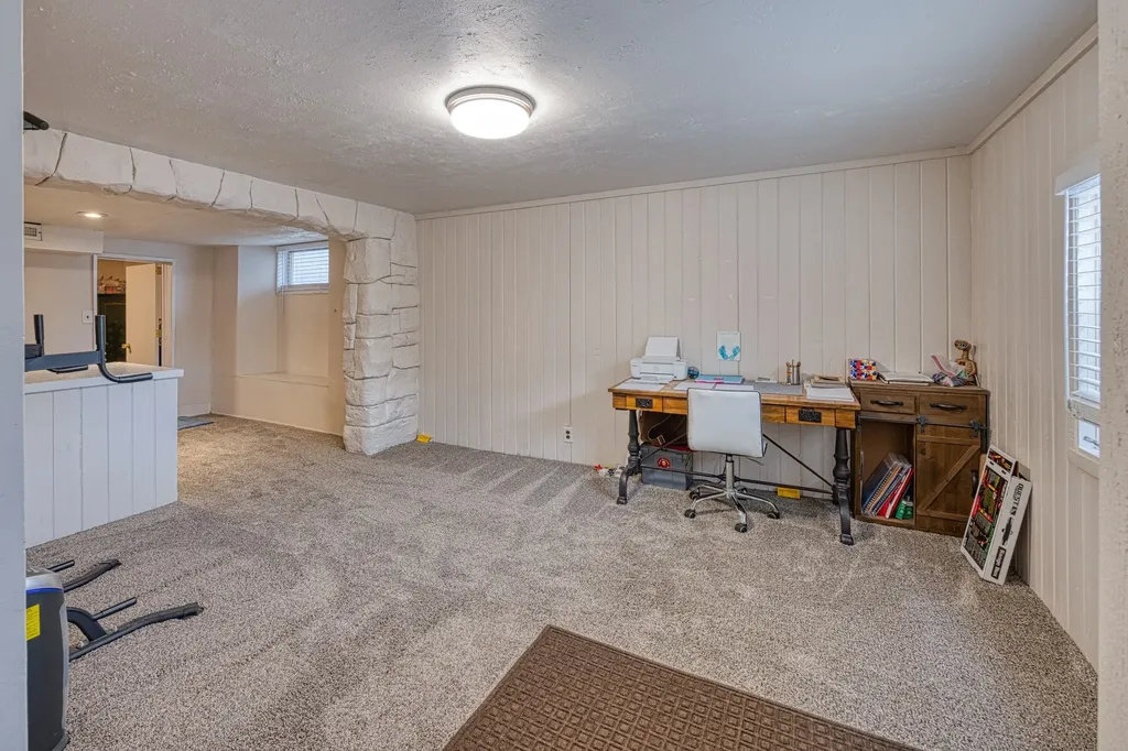1524 Colorado Avenue Black Eagle MT 59414