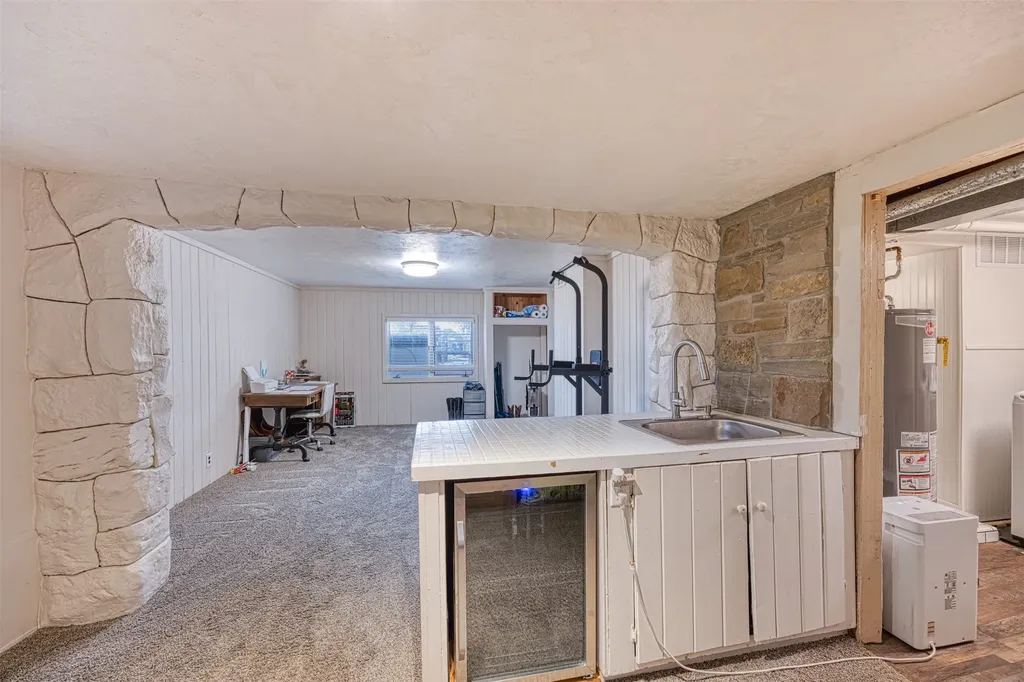 1524 Colorado Avenue Black Eagle MT 59414