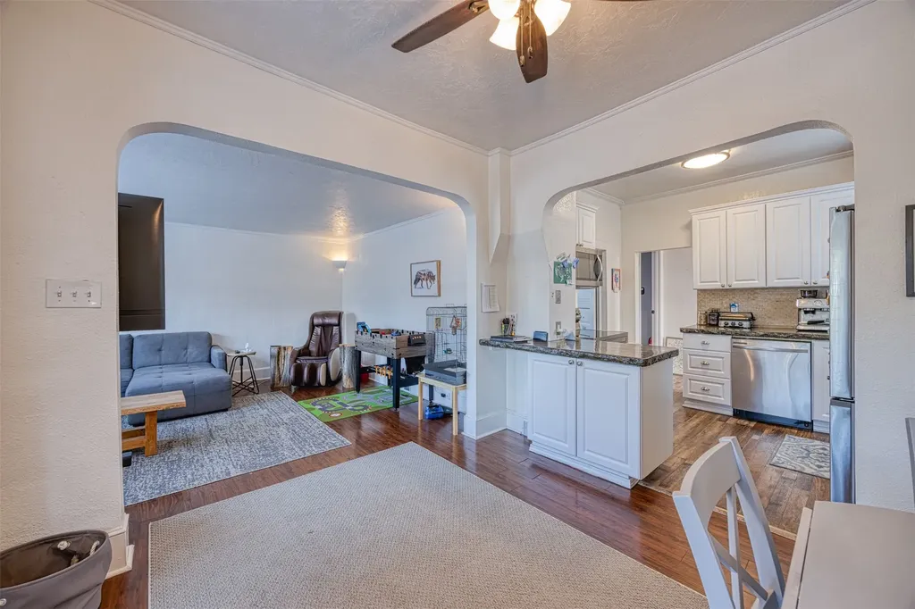1524 Colorado Avenue Black Eagle MT 59414