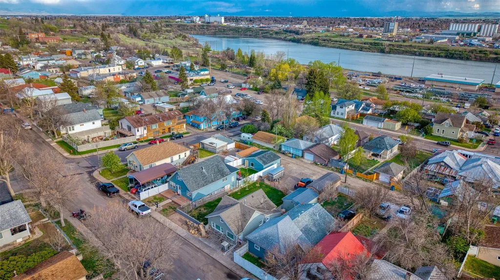 1524 Colorado Avenue Black Eagle MT 59414