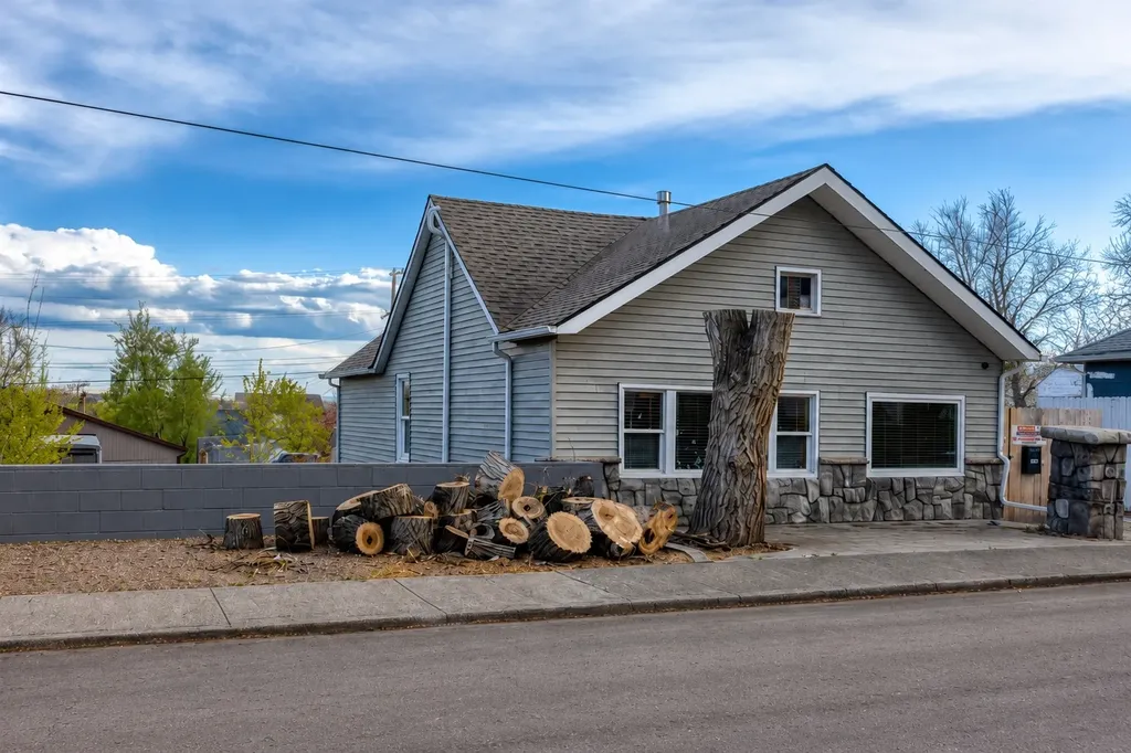 1524 Colorado Avenue Black Eagle MT 59414