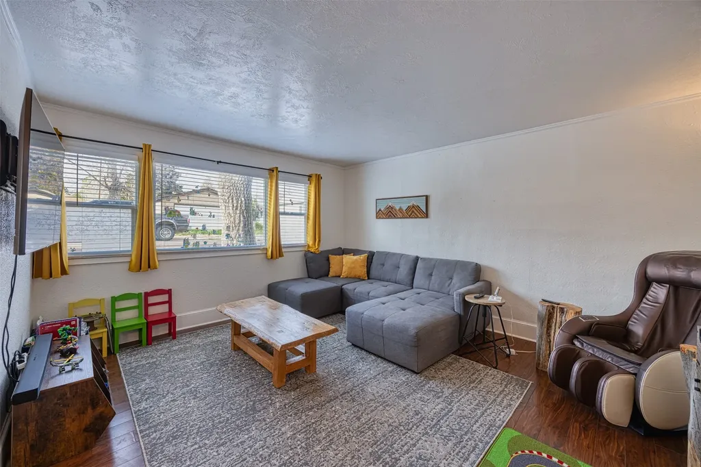 1524 Colorado Avenue Black Eagle MT 59414