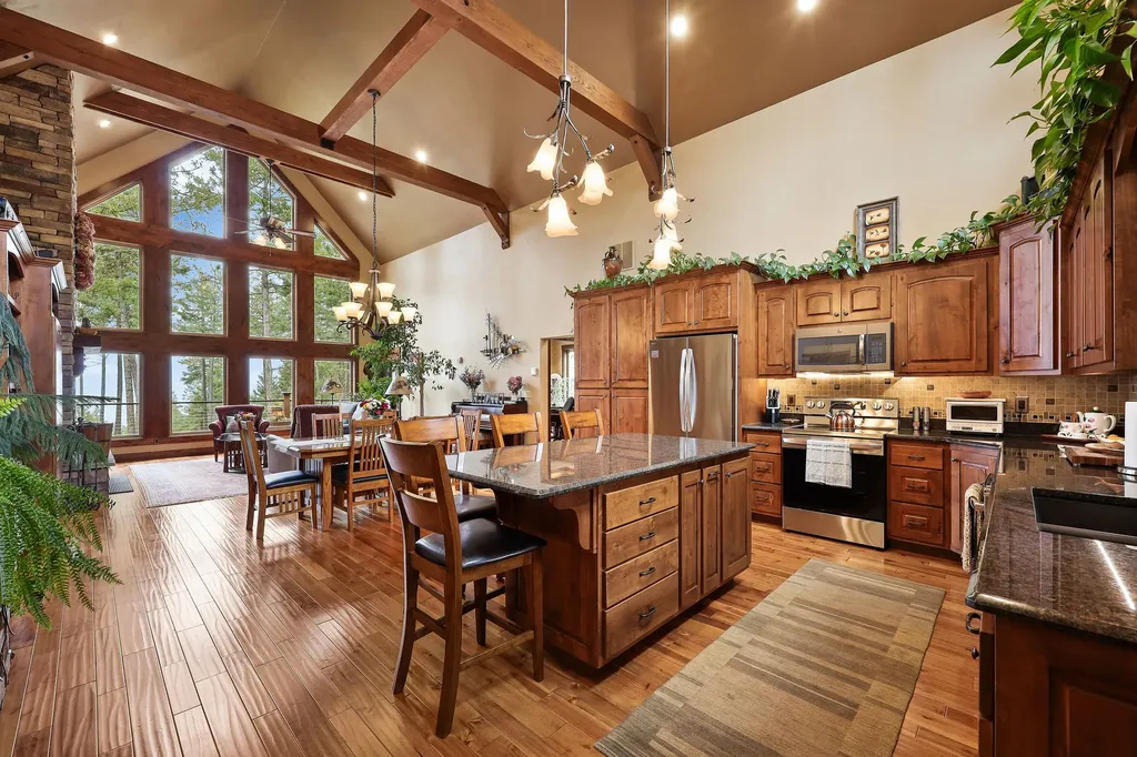 156 Goldenview Lane Lakeside MT 59922