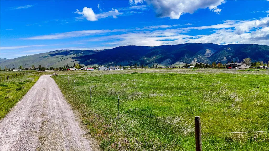 72880 Joes Lane Arlee MT 59821