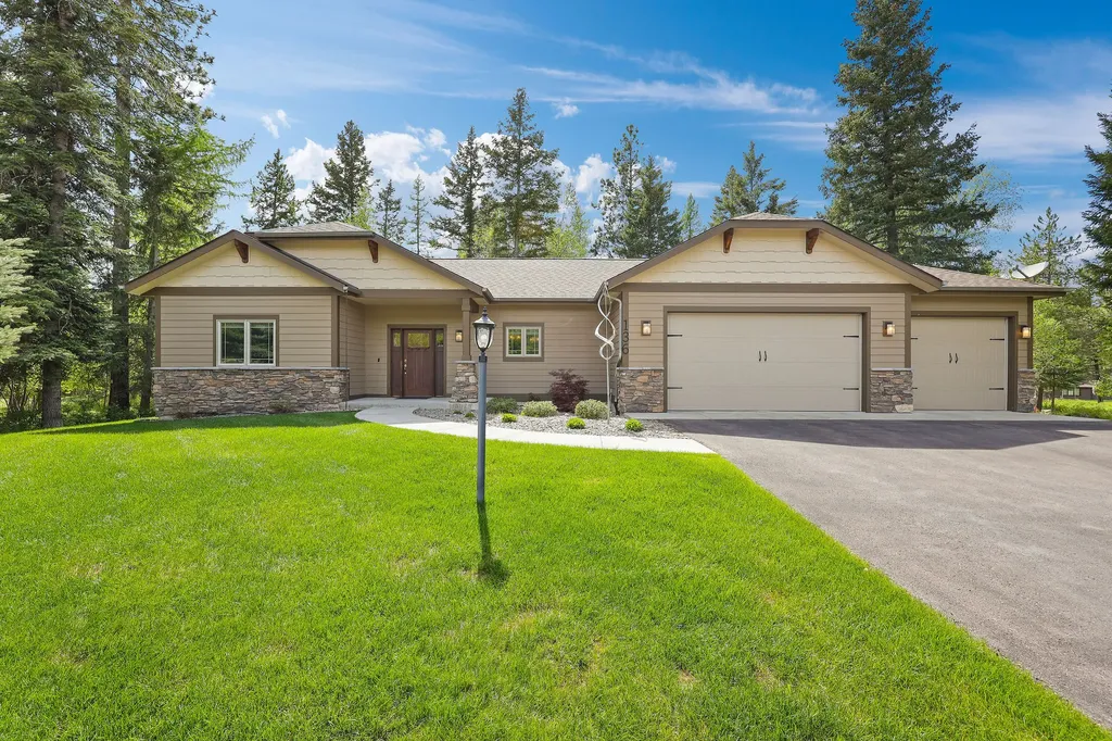 136 Oakmont Loop Columbia Falls MT 59912
