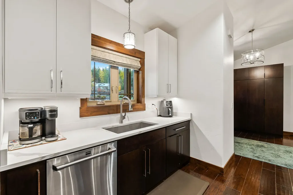 136 Oakmont Loop Columbia Falls MT 59912