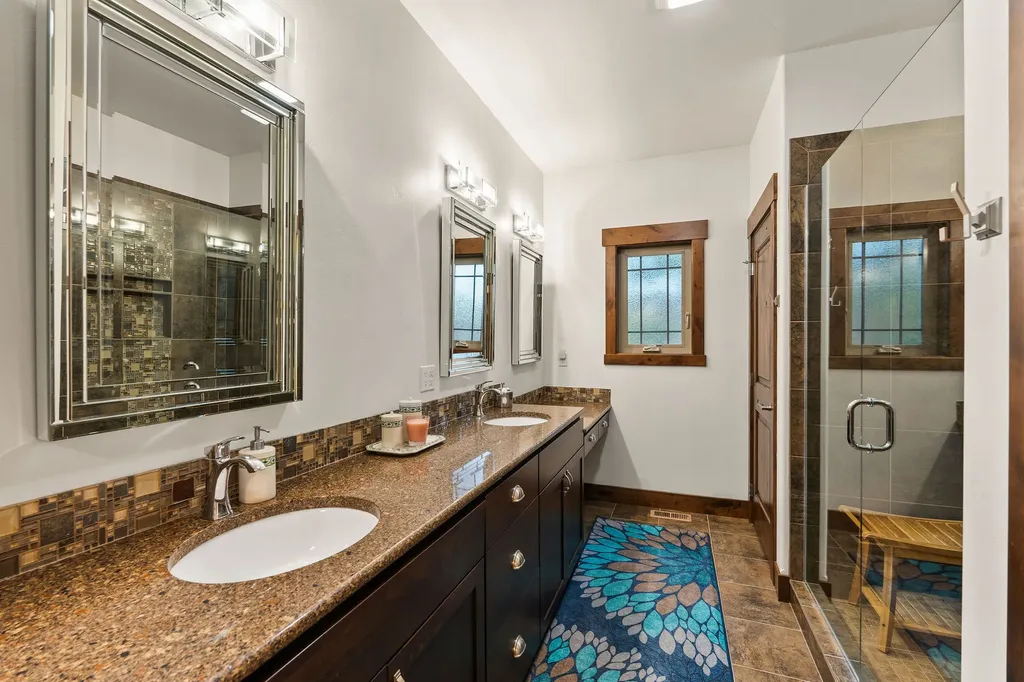 136 Oakmont Loop Columbia Falls MT 59912