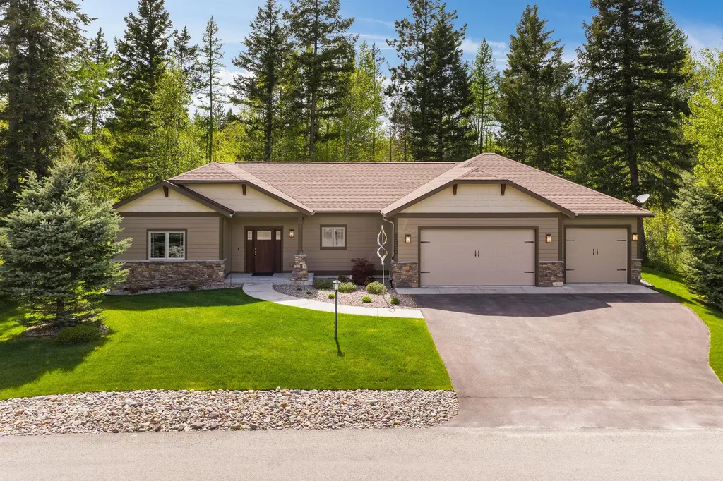 136 Oakmont Loop Columbia Falls MT 59912
