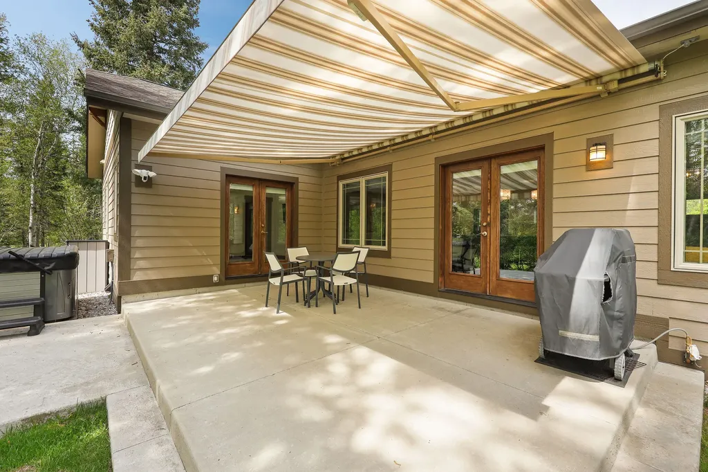 136 Oakmont Loop Columbia Falls MT 59912