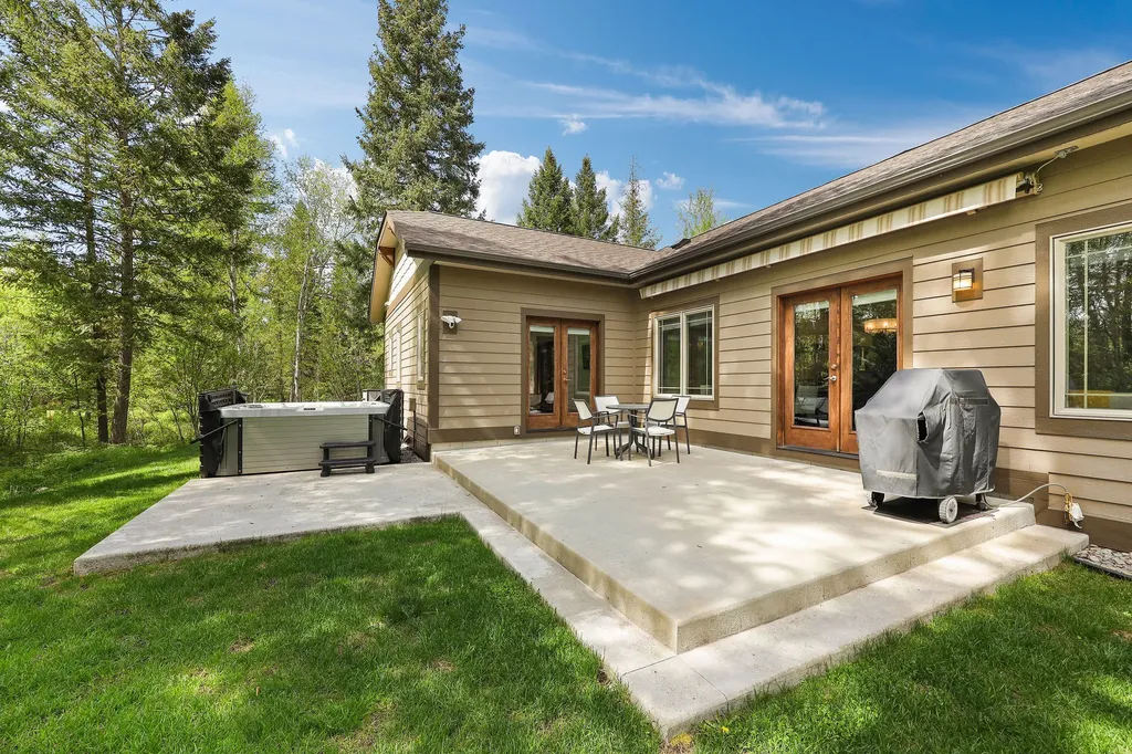 136 Oakmont Loop Columbia Falls MT 59912