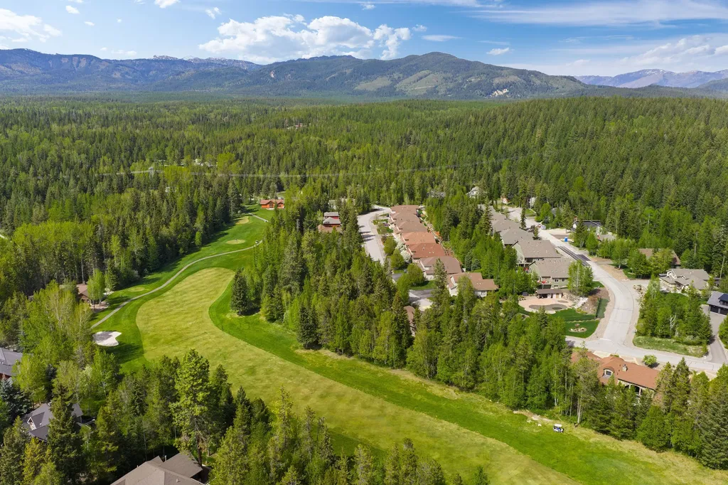 136 Oakmont Loop Columbia Falls MT 59912