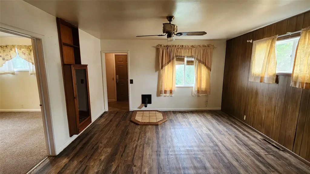 219 5th Avenue SW Cut Bank MT 59427