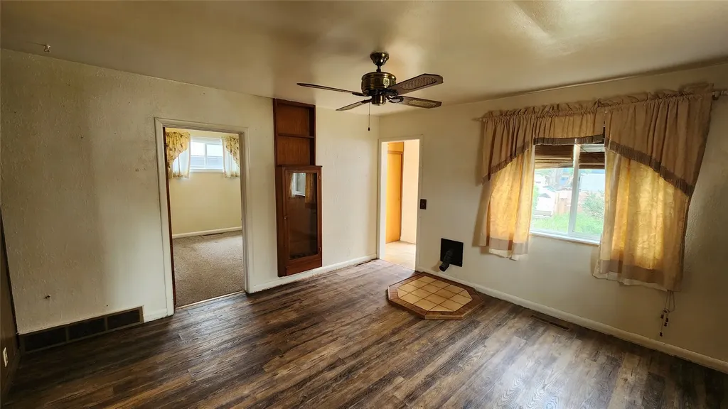 219 5th Avenue SW Cut Bank MT 59427