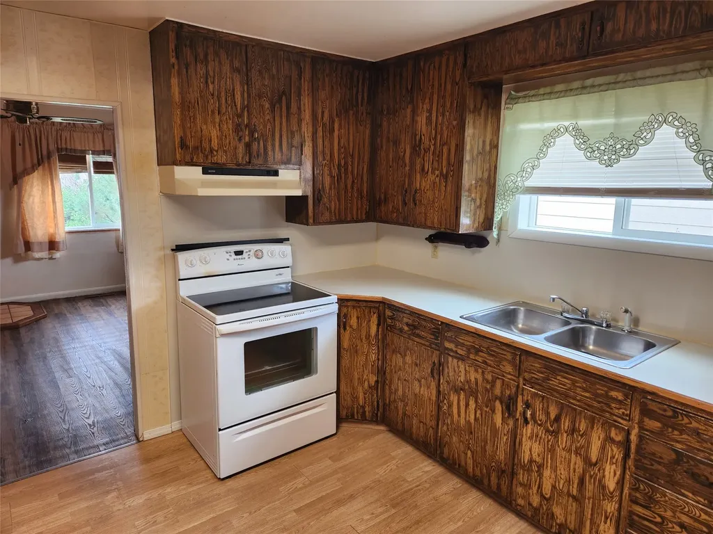 219 5th Avenue SW Cut Bank MT 59427