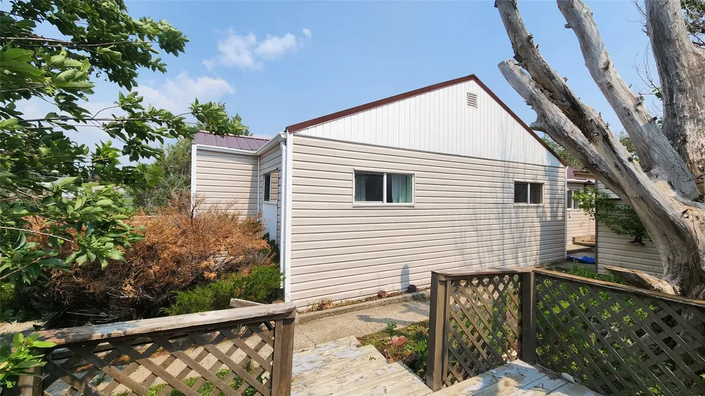 219 5th Avenue SW Cut Bank MT 59427
