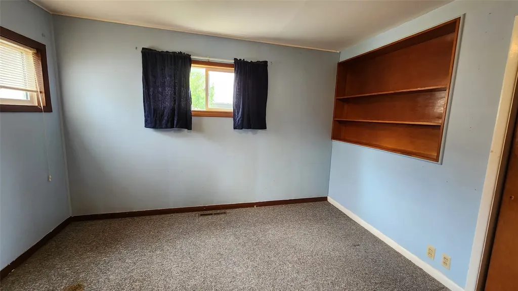 219 5th Avenue SW Cut Bank MT 59427