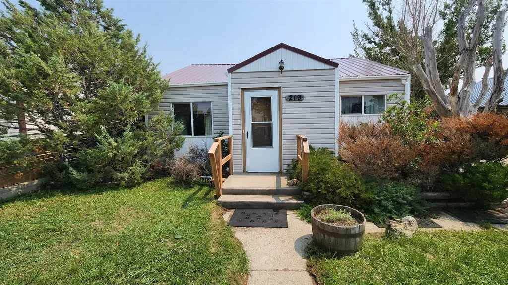 219 5th Avenue SW Cut Bank MT 59427