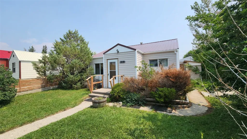 219 5th Avenue SW Cut Bank MT 59427