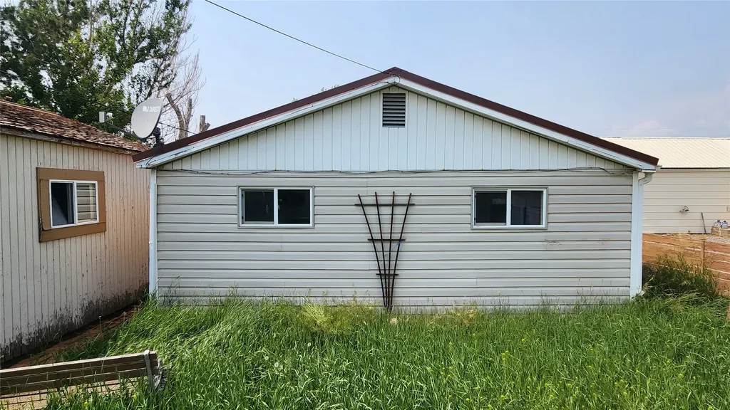 219 5th Avenue SW Cut Bank MT 59427