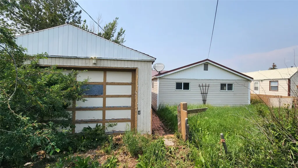 219 5th Avenue SW Cut Bank MT 59427