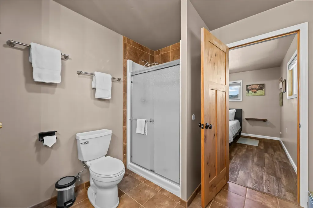 14 Peters Lane Gardiner MT 59030