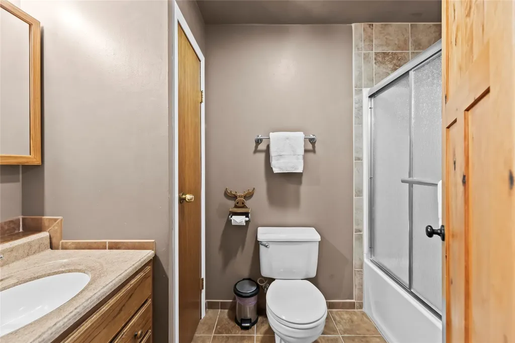 14 Peters Lane Gardiner MT 59030