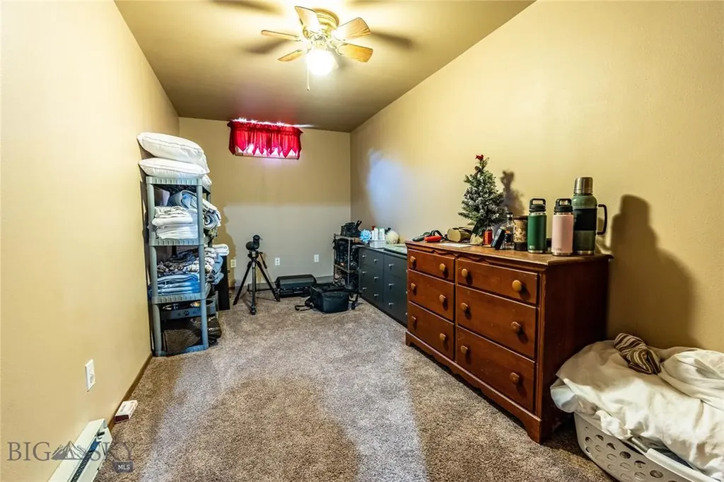 14 Peters Lane Gardiner MT 59030
