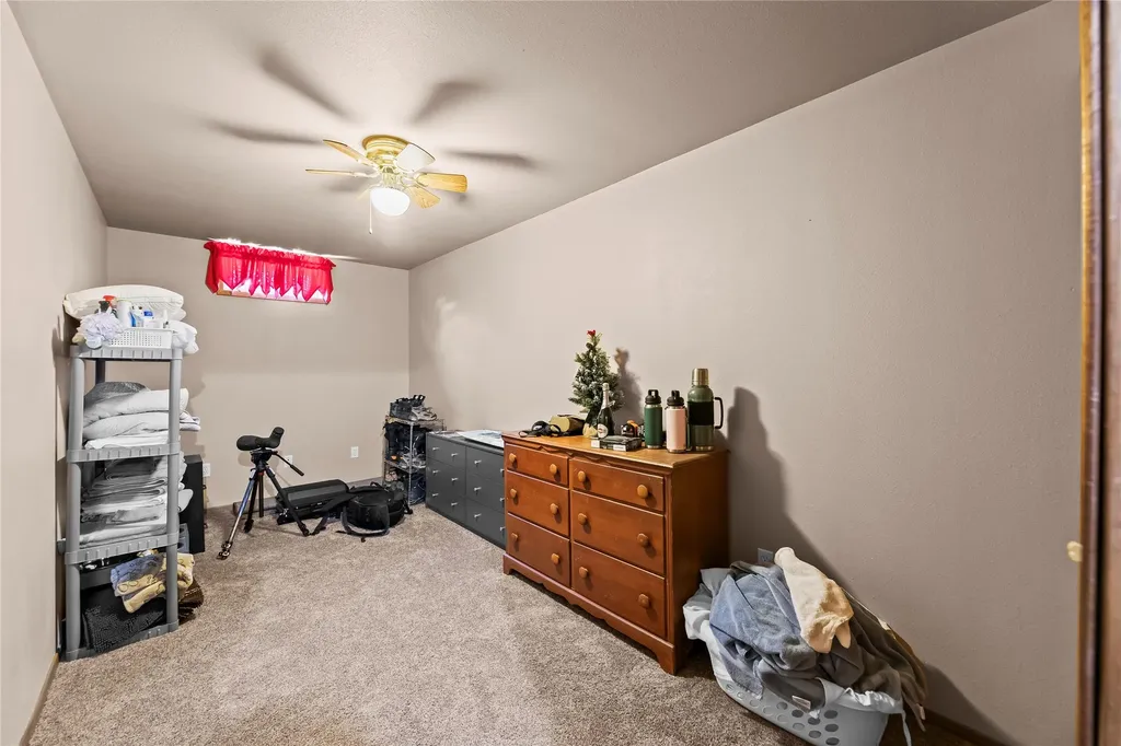 14 Peters Lane Gardiner MT 59030
