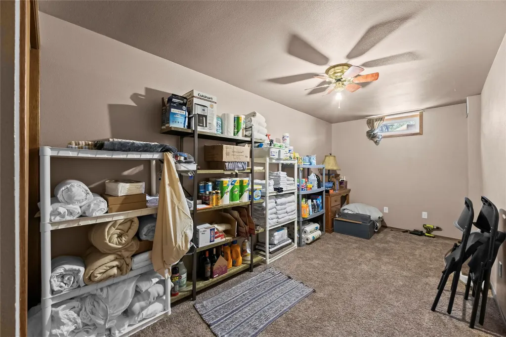 14 Peters Lane Gardiner MT 59030