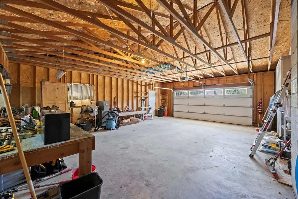 14 Peters Lane Gardiner MT 59030