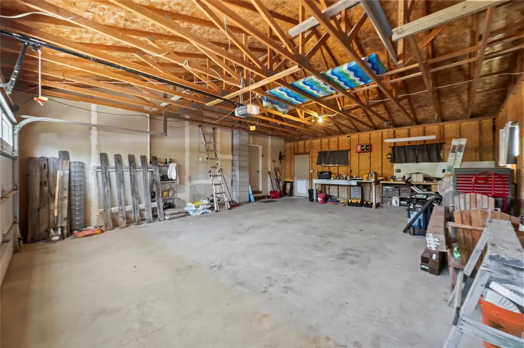 14 Peters Lane Gardiner MT 59030