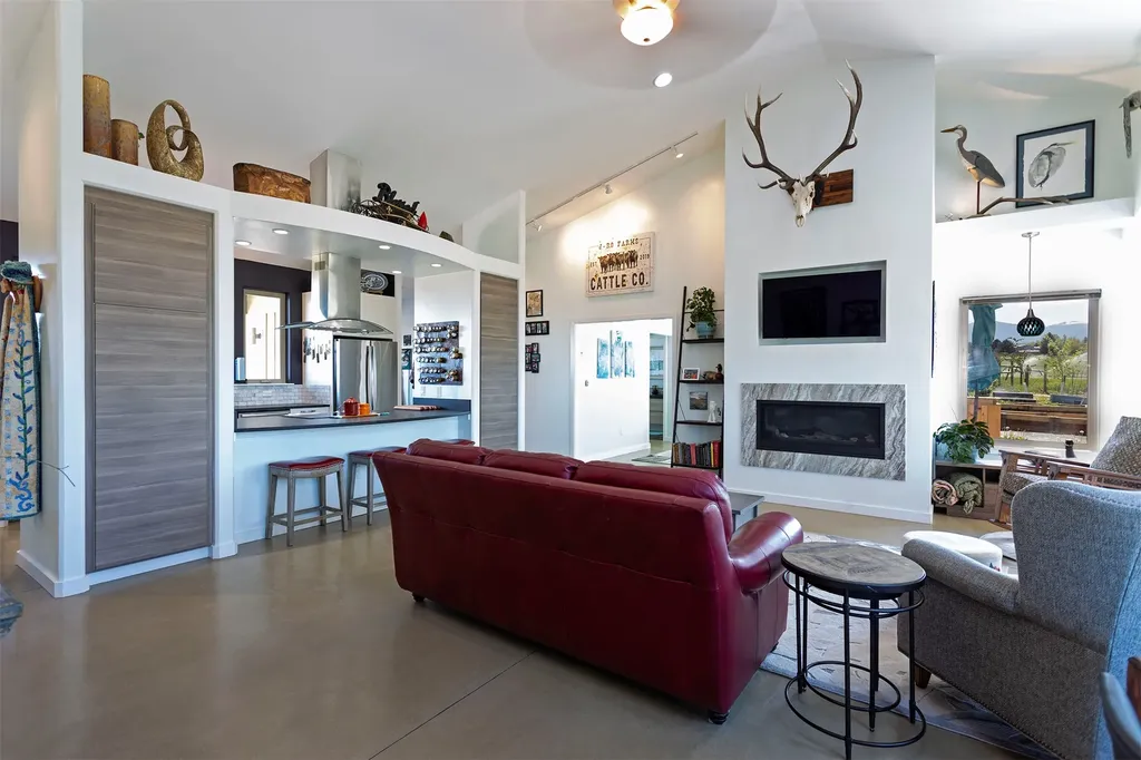 753 Heaven Bound Lane Corvallis MT 59828