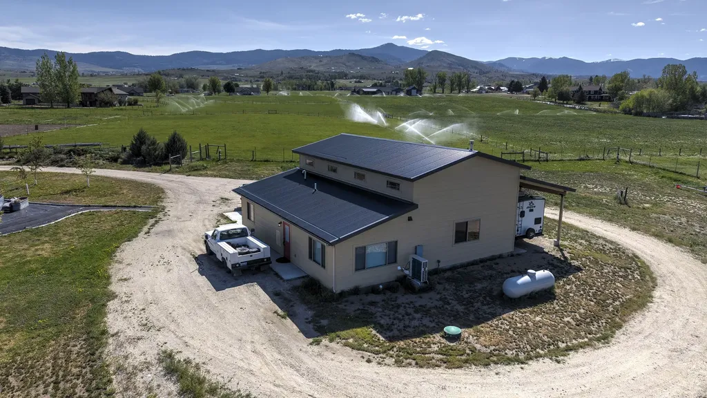 753 Heaven Bound Lane Corvallis MT 59828