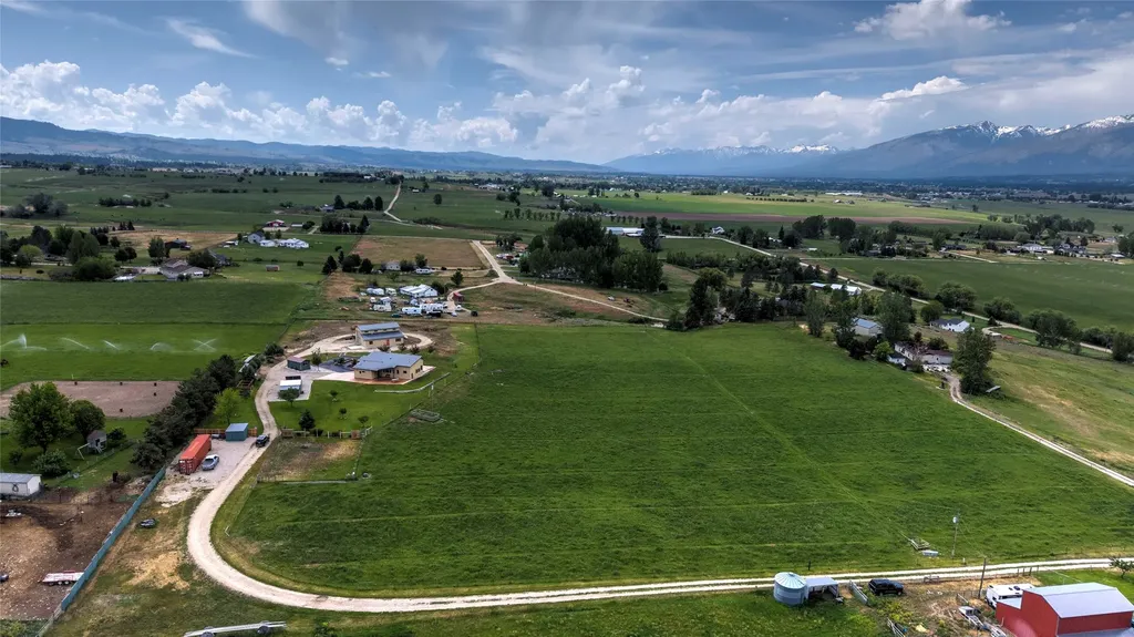 753 Heaven Bound Lane Corvallis MT 59828