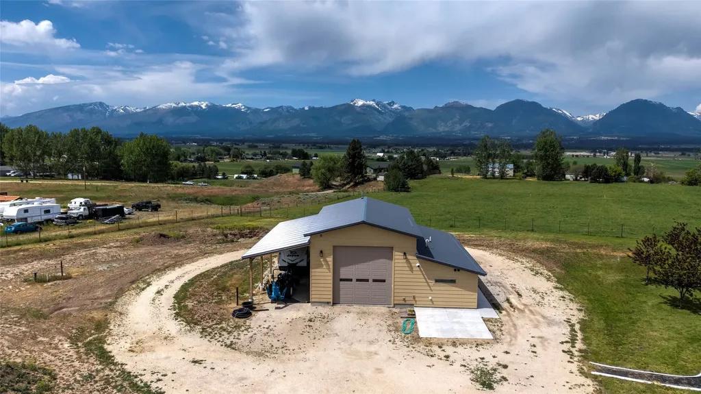 753 Heaven Bound Lane Corvallis MT 59828