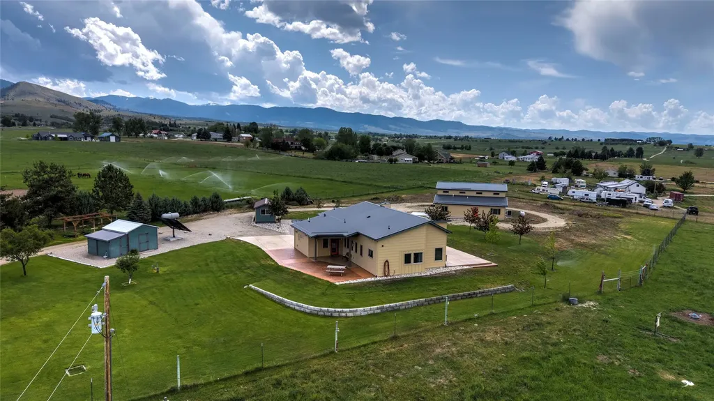 753 Heaven Bound Lane Corvallis MT 59828