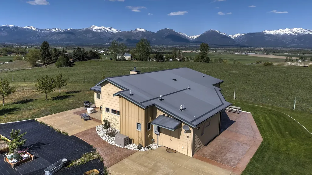 753 Heaven Bound Lane Corvallis MT 59828