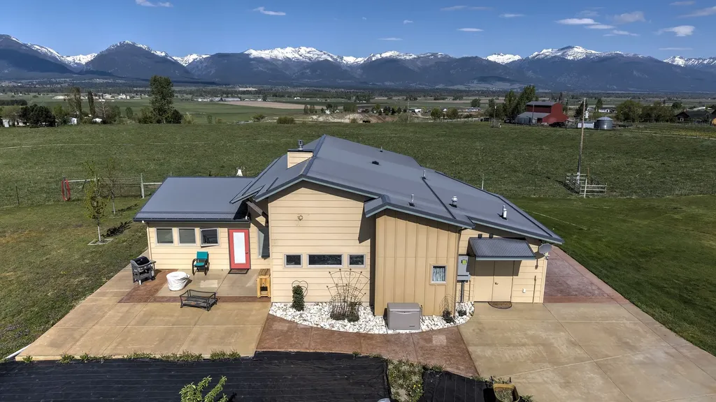 753 Heaven Bound Lane Corvallis MT 59828