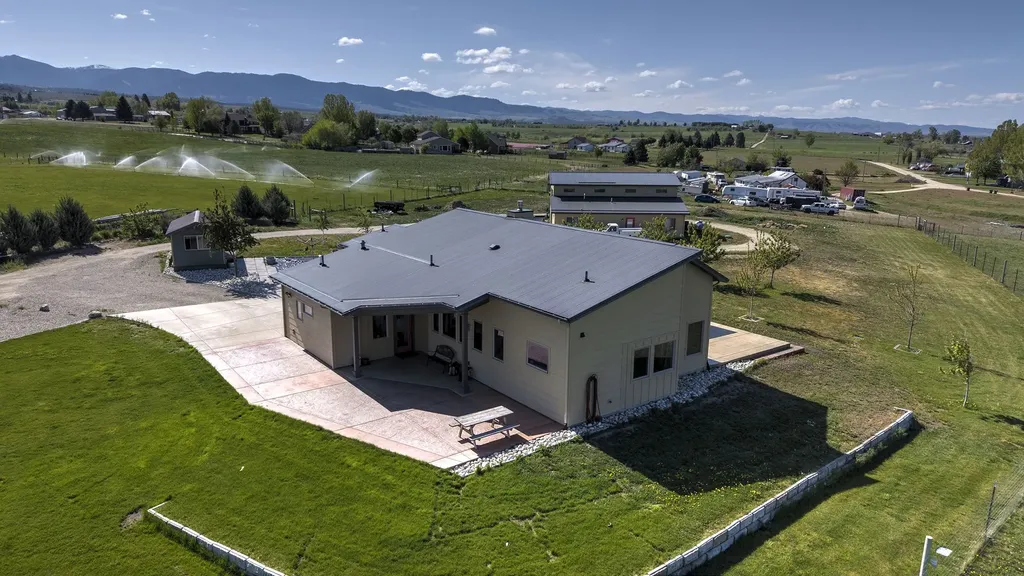 753 Heaven Bound Lane Corvallis MT 59828