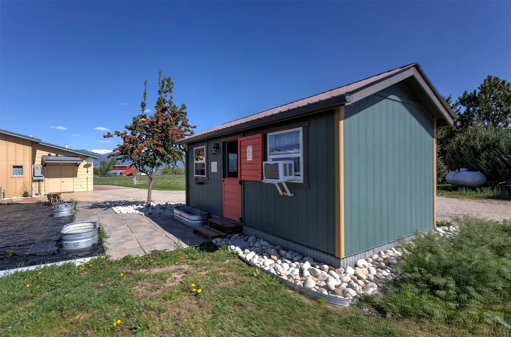 753 Heaven Bound Lane Corvallis MT 59828