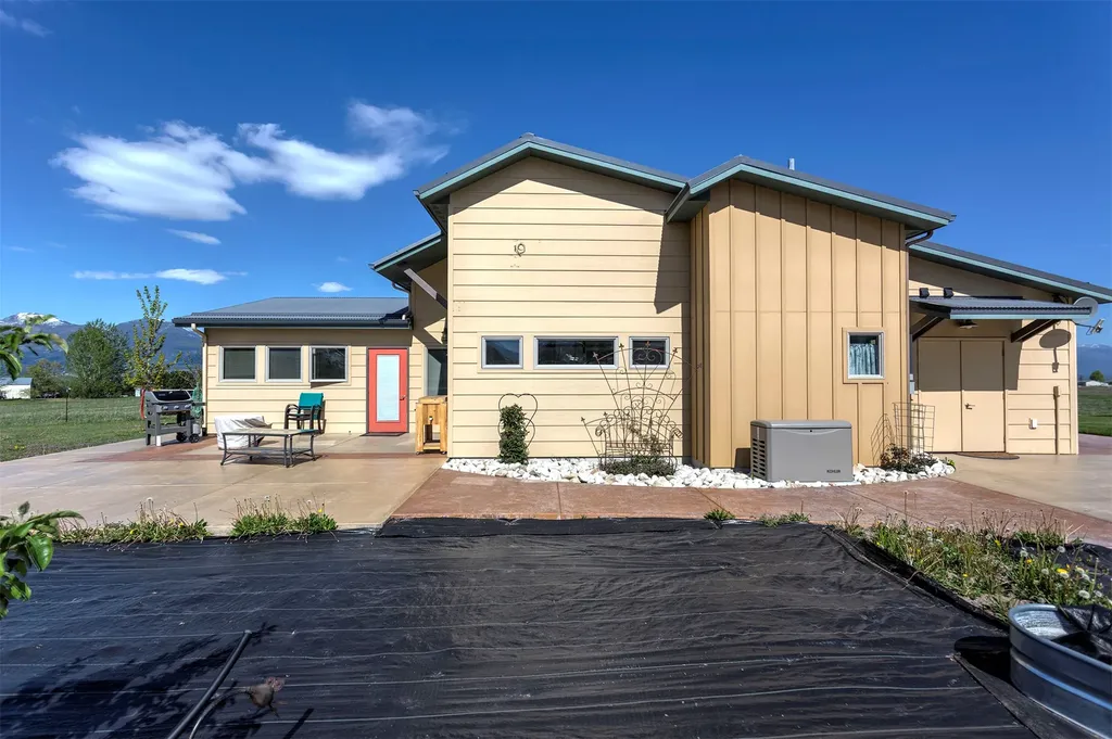 753 Heaven Bound Lane Corvallis MT 59828
