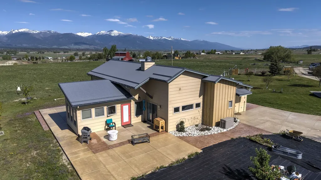 753 Heaven Bound Lane Corvallis MT 59828