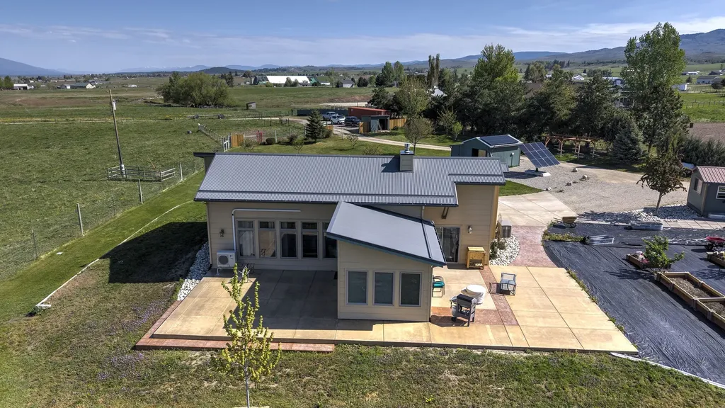 753 Heaven Bound Lane Corvallis MT 59828