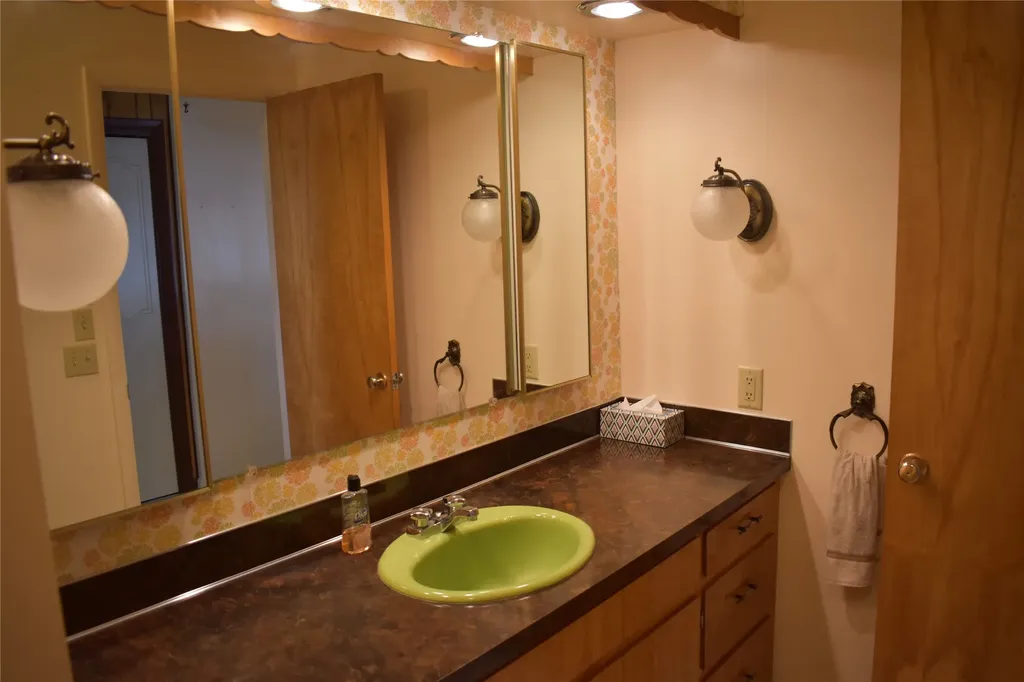 2 S Main Street Conrad MT 59425