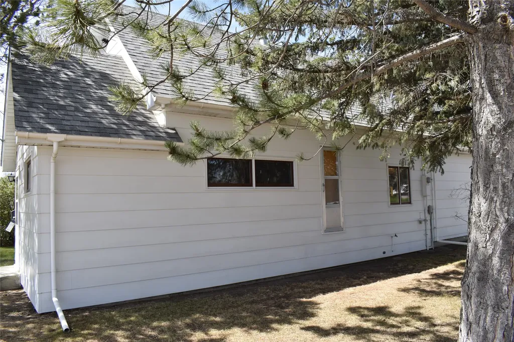 2 S Main Street Conrad MT 59425