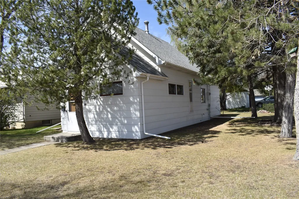 2 S Main Street Conrad MT 59425