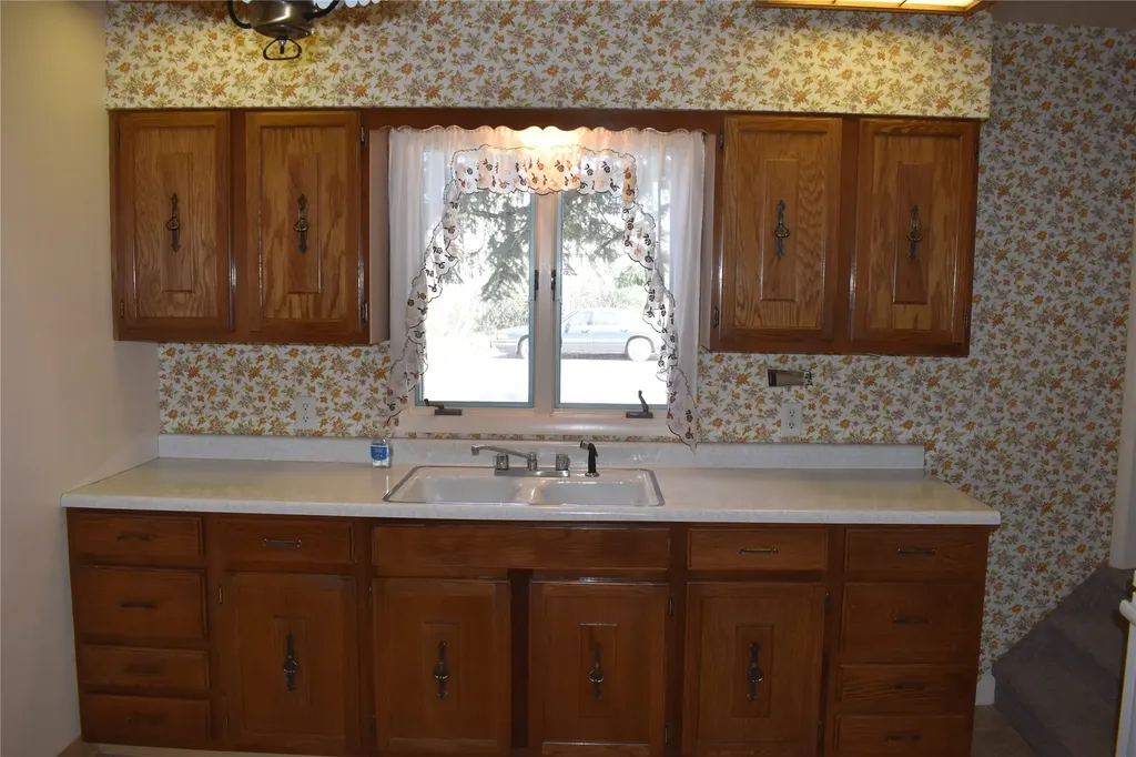 2 S Main Street Conrad MT 59425