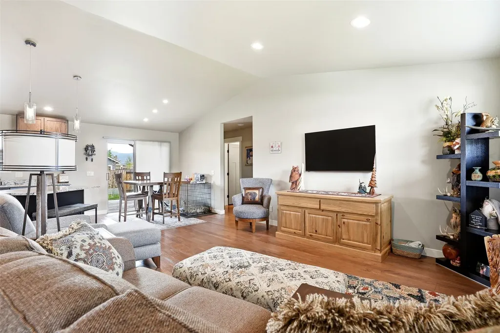 138 Farm Land Lane Corvallis MT 59828